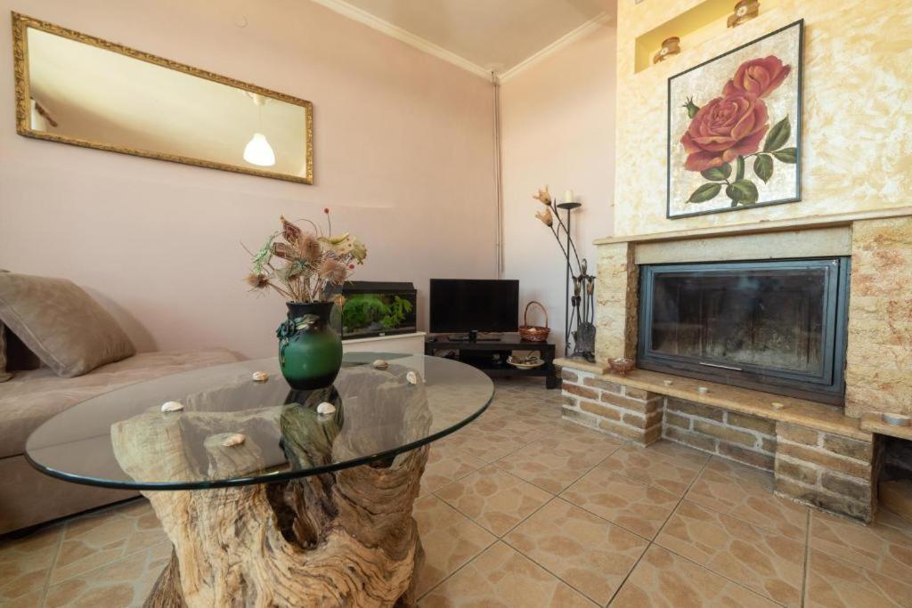 Apartamento Menecrates Rustic - San Matteo Ágios Matthaíos Exterior foto